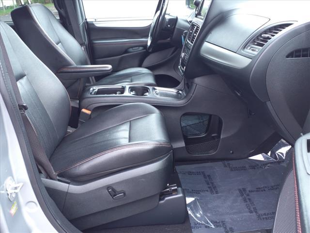 2019 dodge grand caravan gt