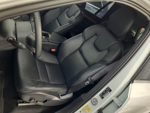 2023 volvo xc90 b5 plus