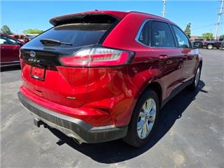 2022 Ford Edge titanium