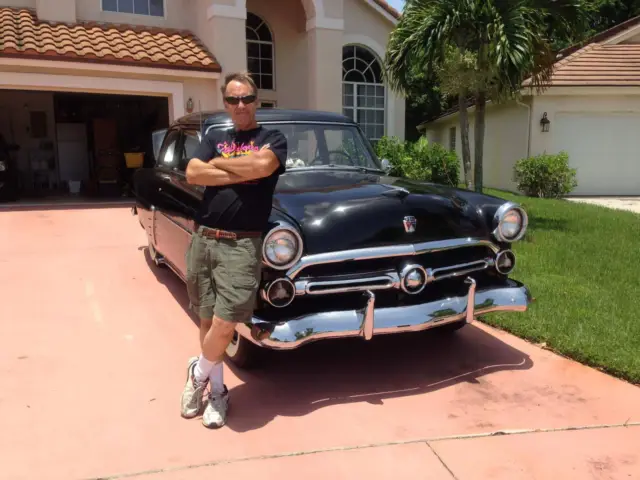 1952 ford customline tudor - v8 flathead - auto trans