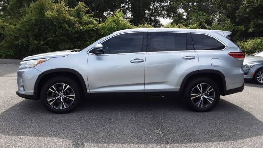 2019 toyota highlander le i4 fwd