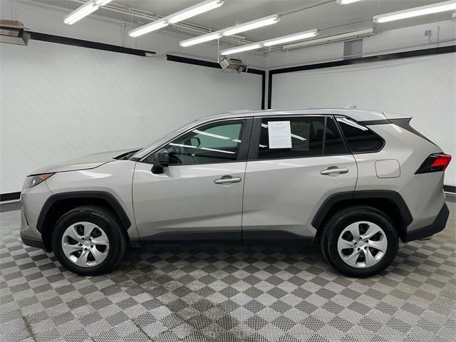 2022 toyota rav4 le