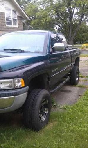 1997 ram 2500 4x4 2" lift plus extras in youngstown, oh