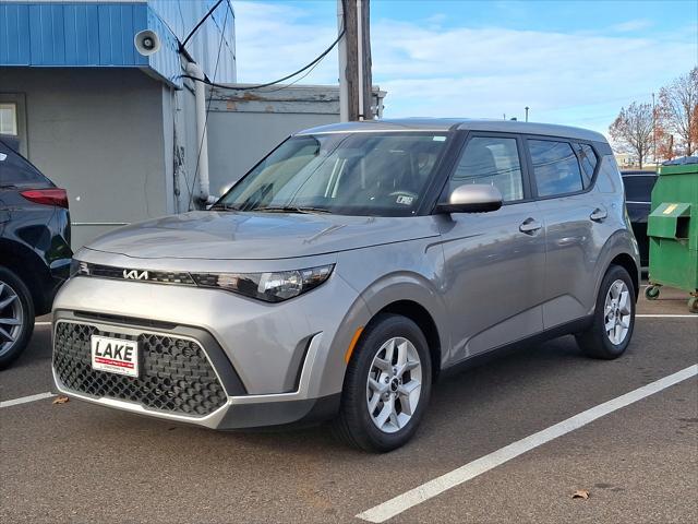 2023 kia soul lx