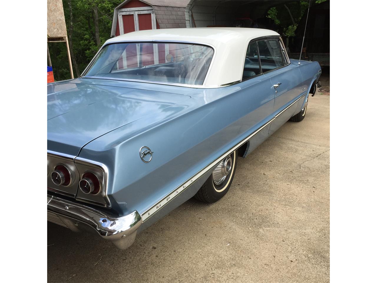 chevrolet impala blue/white