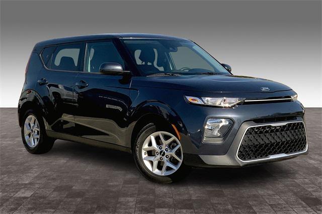 2022 kia soul lx