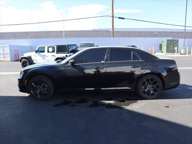 2022 chrysler 300 touring