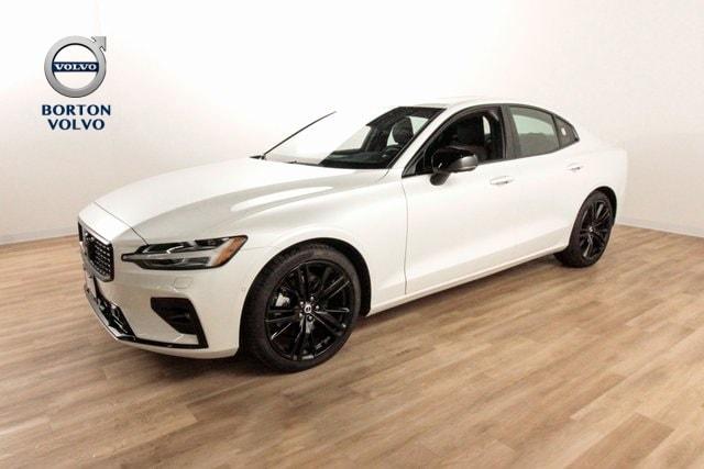 2024 volvo s60 b5 plus black edition