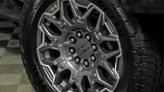 2025 GMC Hummer EV