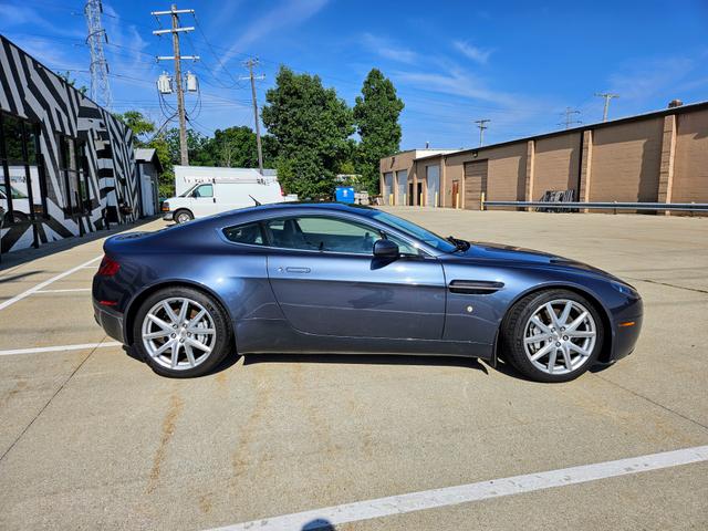 2007 aston martin v8 vantage base