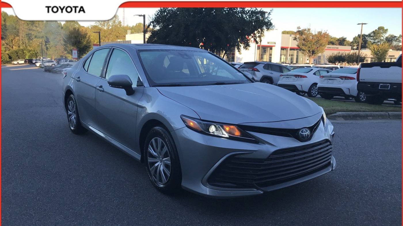 2024 toyota camry hybrid le