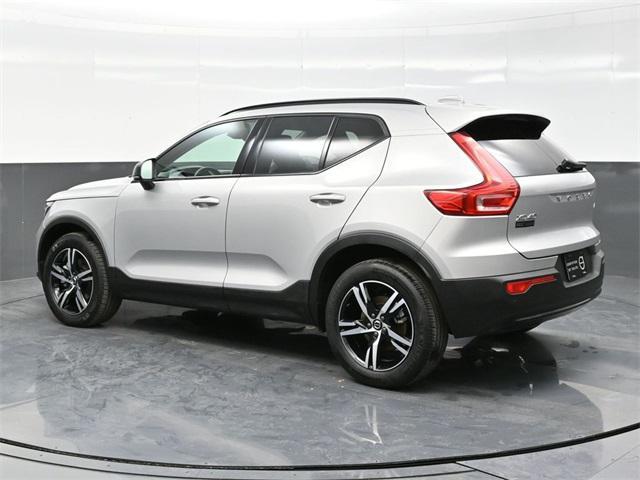 2024 volvo xc40 b5 core bright theme