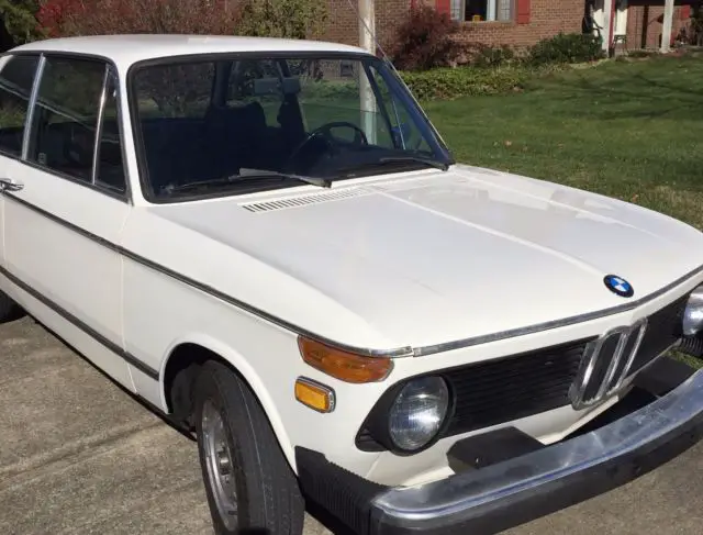 1974 bmw model 2002 looks absolutely beautiful