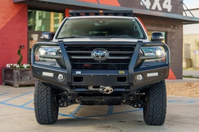 2021 toyota land cruiser base