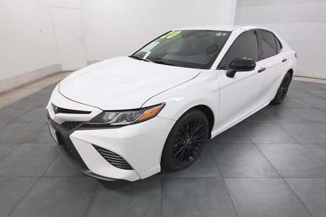 2020 toyota camry se