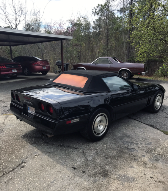 1986 chevrolet corvette convertible pace car