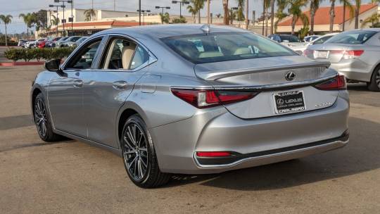 2025 Lexus ES