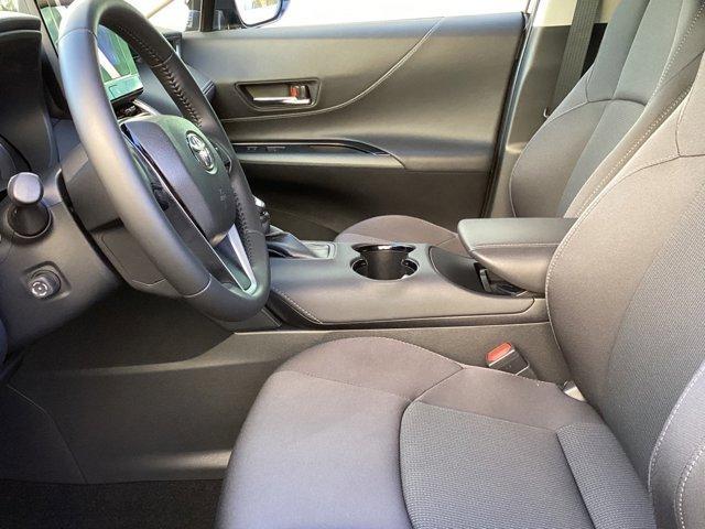 2024 toyota venza le