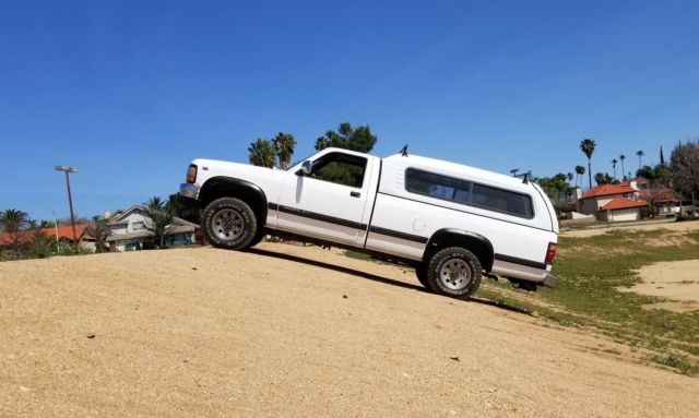 4x4 with camper shell runs drives no problems well taken care off great pickup