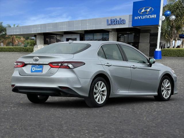 2022 toyota camry le