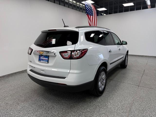 2017 chevrolet traverse ls