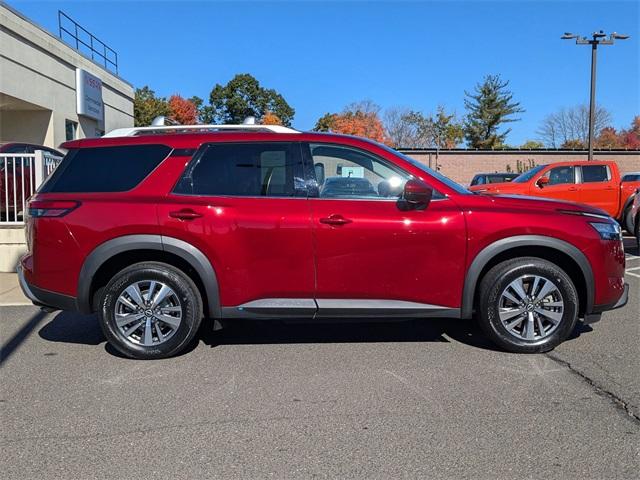 2023 nissan pathfinder sl