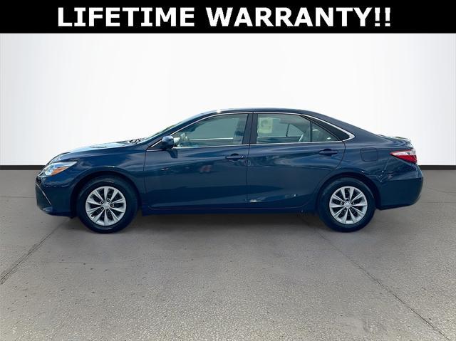 2016 toyota camry le