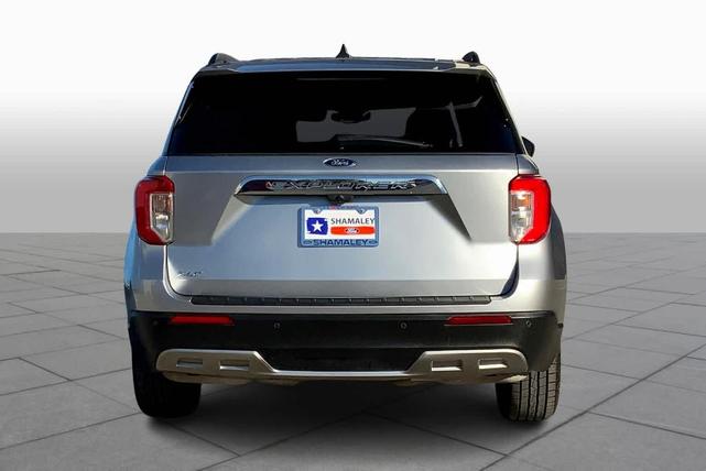 2023 ford explorer xlt