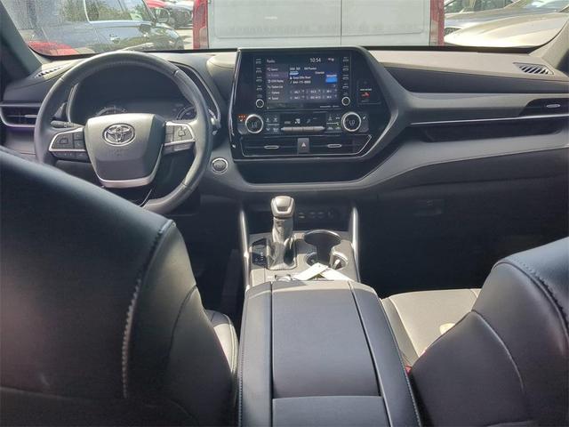 2022 toyota highlander xse