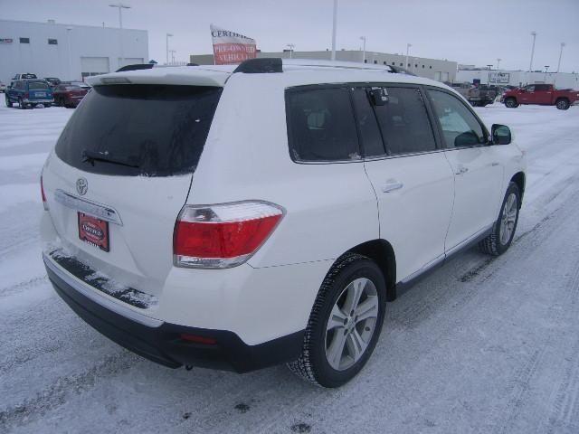 2012 toyota highlander 4dr front-wheel drive for sale in grand forks, north dakota
