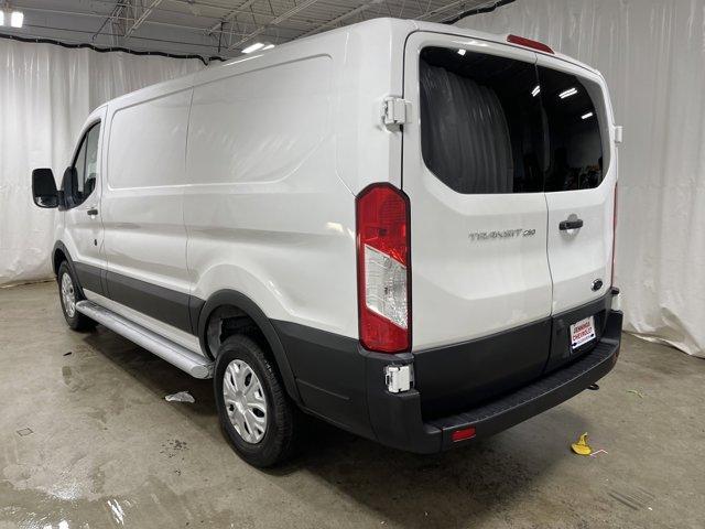 2022 ford transit-250 t250
