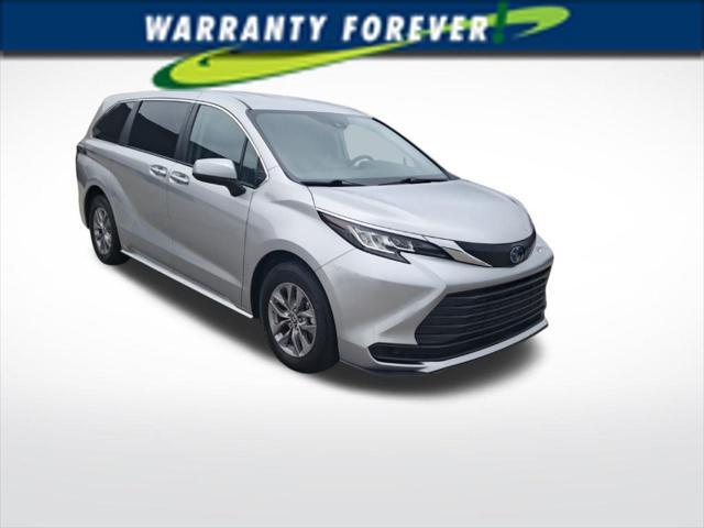 2023 toyota sienna le