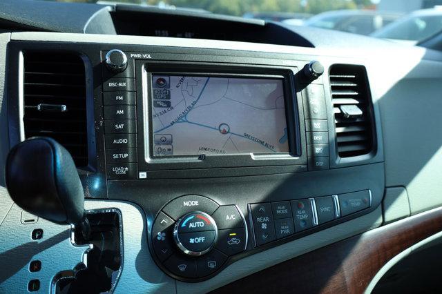 2014 toyota sienna limited