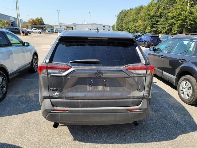 2023 toyota rav4 le