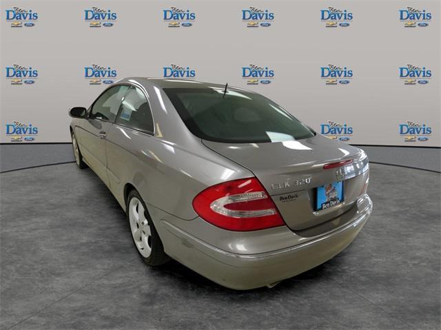 2004 mercedes-benz clk-class 320