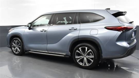2022 Toyota Highlander le