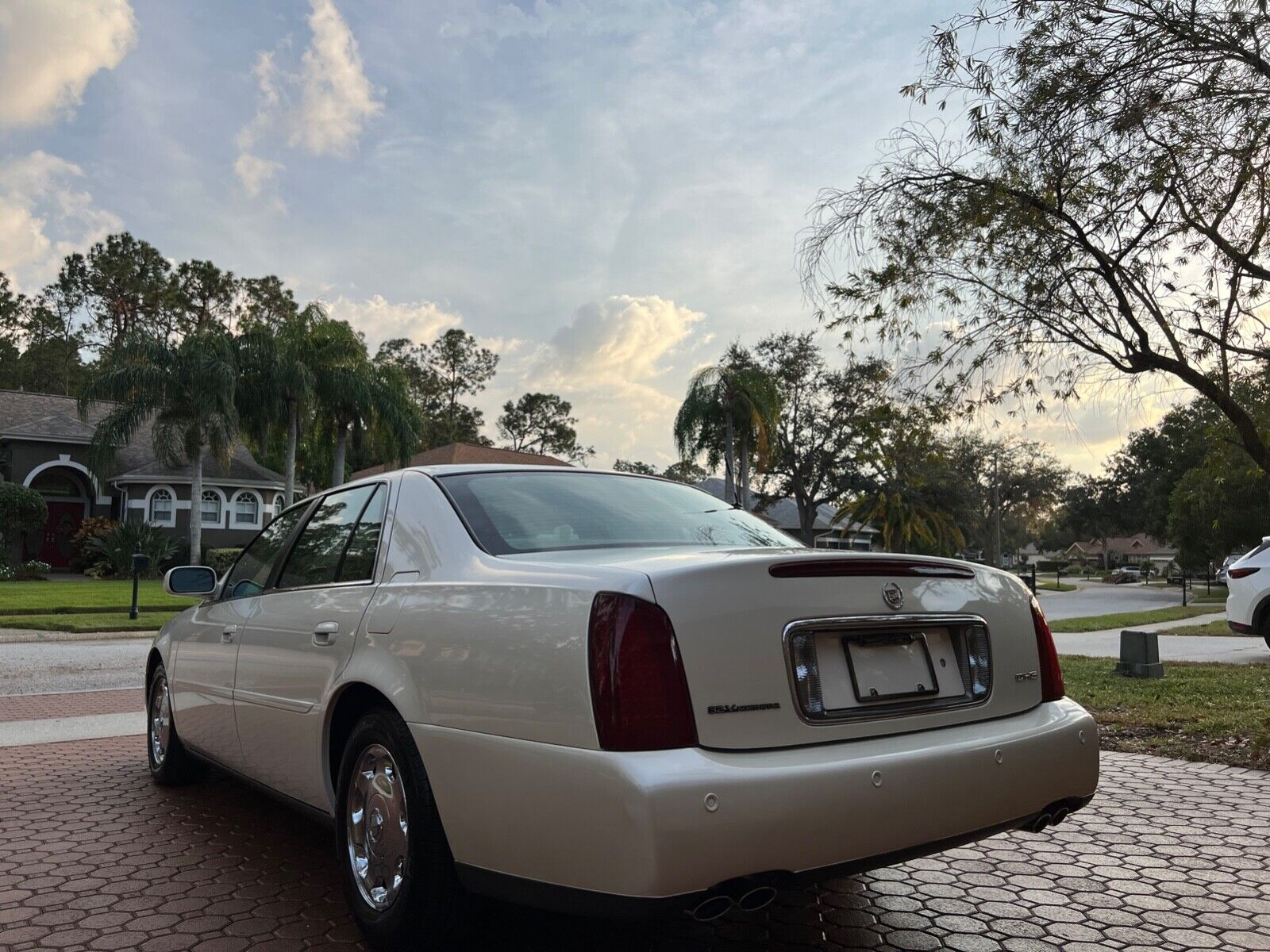2002 cadillac deville m.s.r.p. over $50,045.00 new & it is still like new mint!!