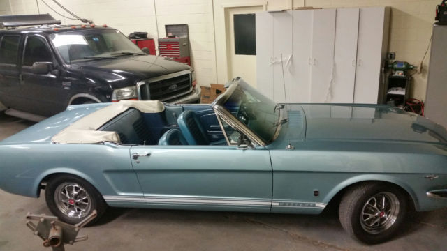 1965 gt convertible mustang