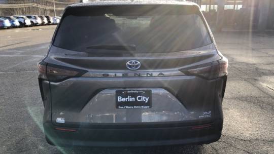 2024 toyota sienna xle 7-passenger