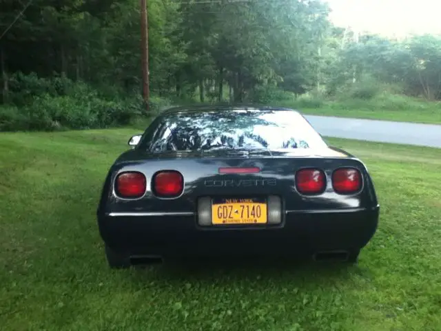 1993 chevrolet corvette 40th anniversary edition hatchback 2-door 5.7l