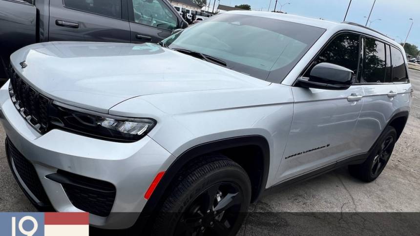 2023 jeep grand cherokee altitude