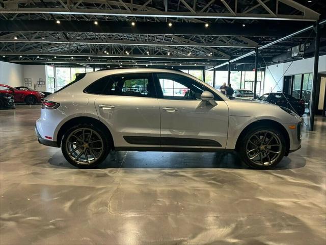 2022 porsche macan base