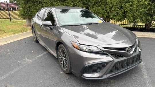 2023 toyota camry se