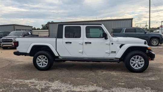 2023 Jeep Gladiator s