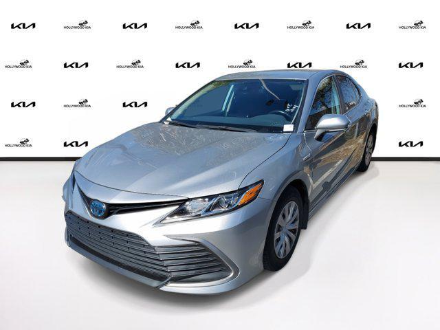 2021 toyota camry le