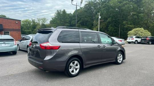 2018 Toyota Sienna le