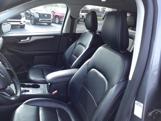 2022 ford escape sel