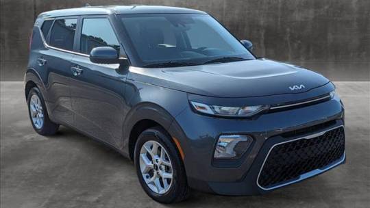 2022 kia soul lx