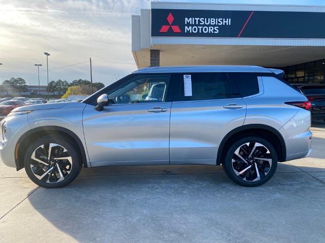 new 2024 mitsubishi outlander sel