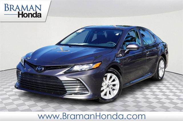 2022 toyota camry le